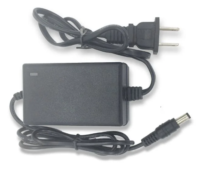 Una muestra gratis AC DC Adaptador de alimentación 12 V de alimentación de 5 amp para LED