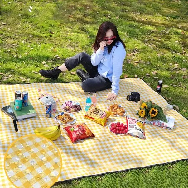 Custom Outdoor Waterproof Outdoor Foldable Oxford Hight Quality Large Picnic Mat