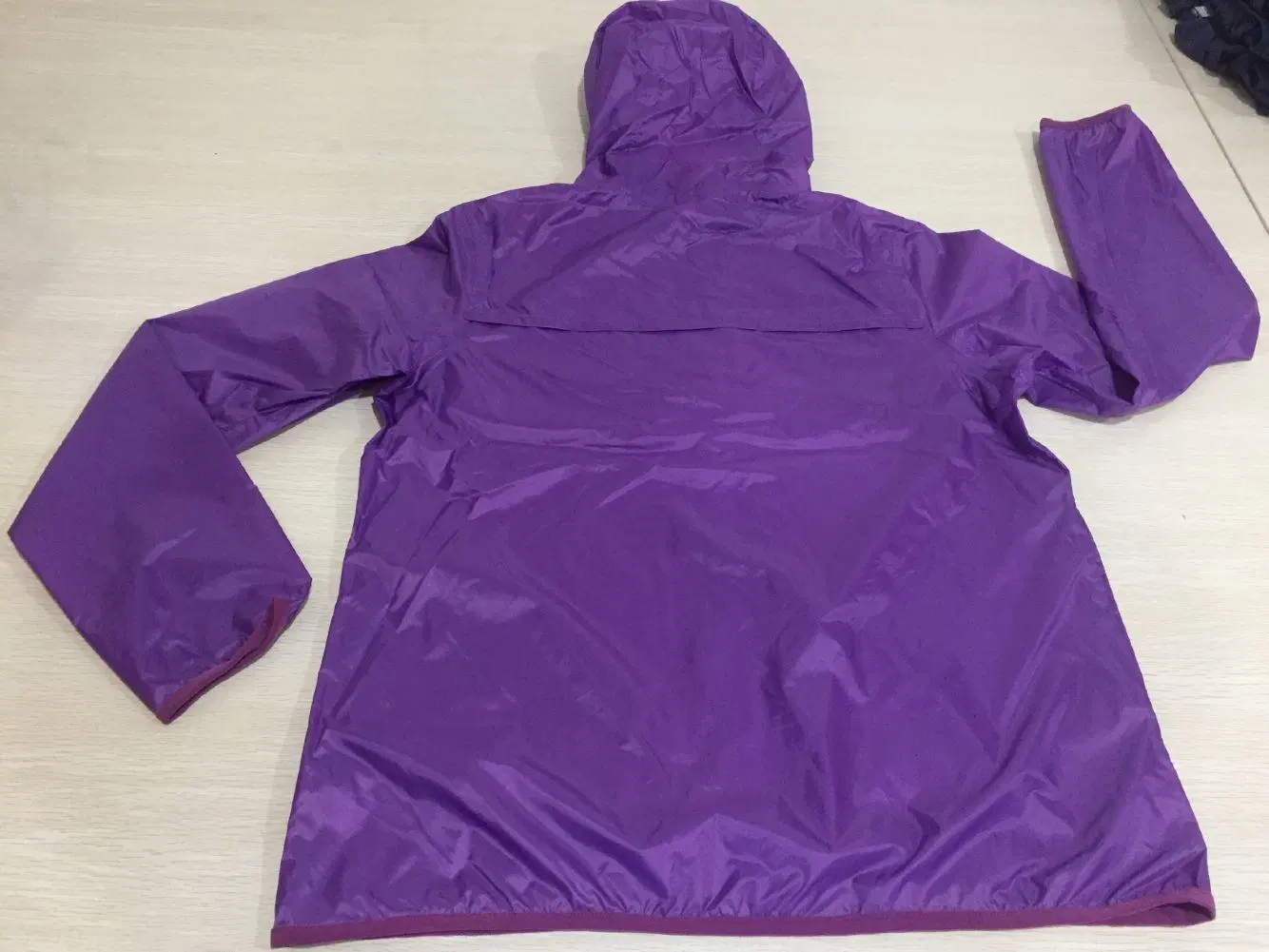 Normal and Durable Fashion Clothing Outdoor Jacket with All Taped Seams