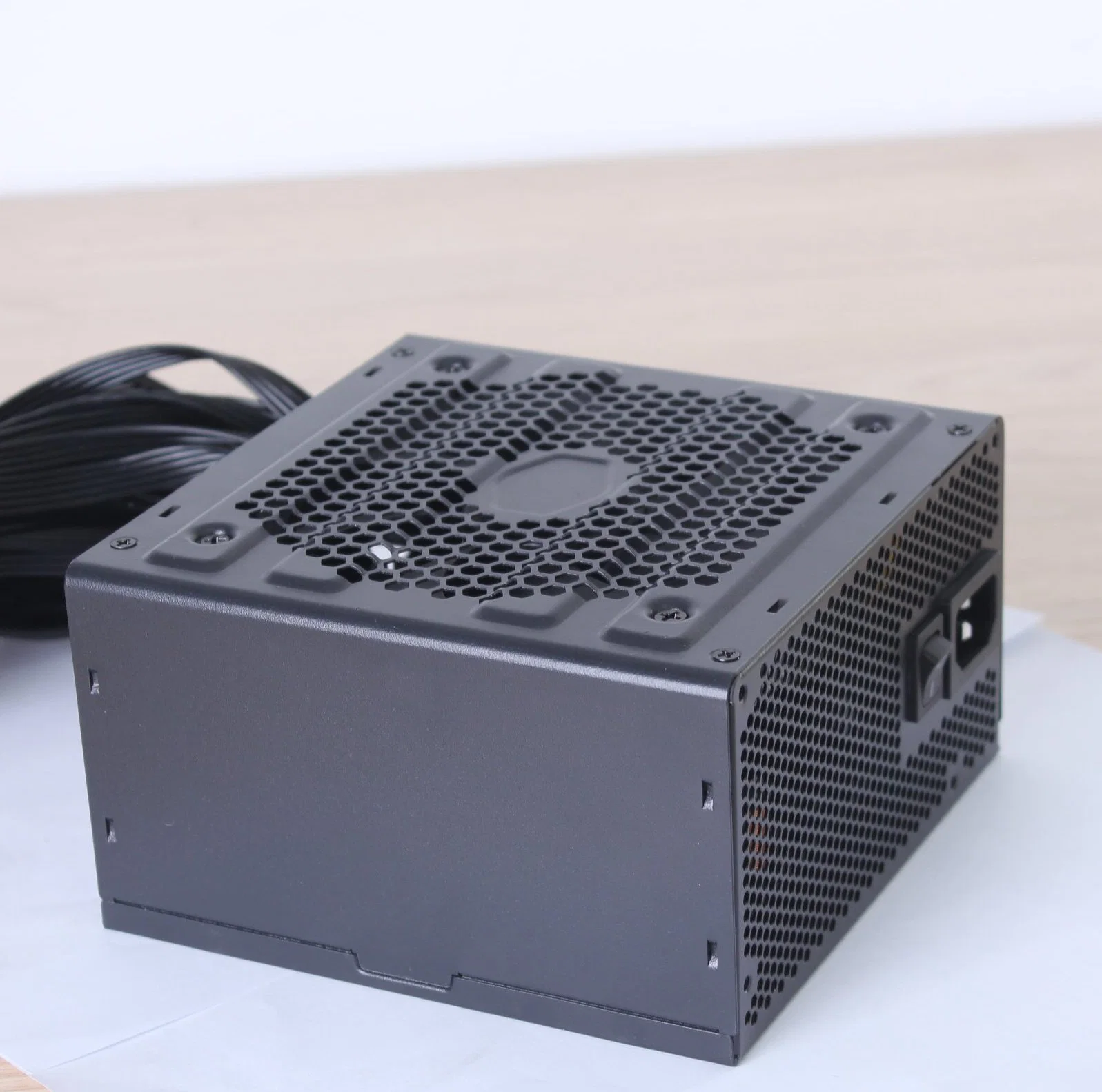 80 plus alimentation ATX pour PC de jeu à haut rendement Alimentation PC 750 W.