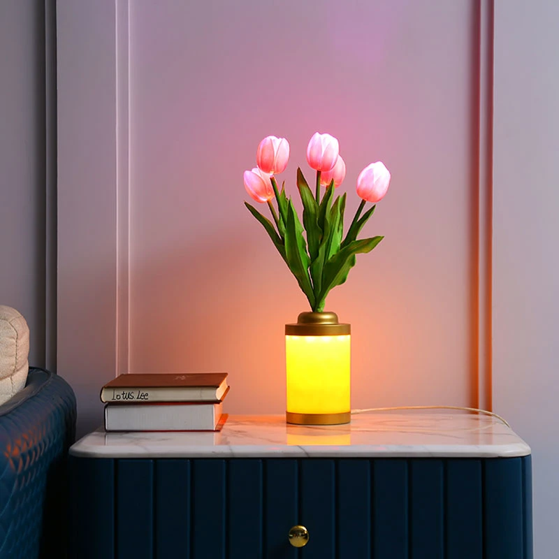 Amazon Tiktok decoración del hogar LED iluminación interior Escritorio Tiffany cabecera Iluminación recargable Touch Tulip decoración de Navidad Luz de mesa LED nocturna