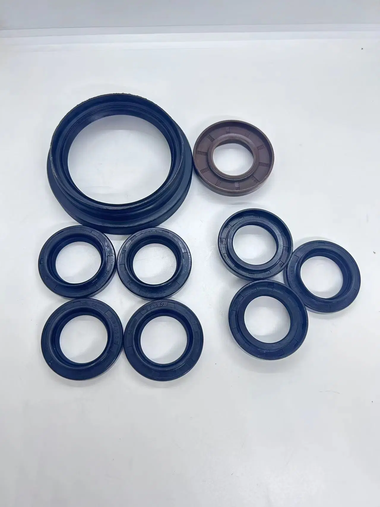 Mh034136 Bd1304e0 Oil Seal Cassette Seal for Car and Other Agricultural Machinery Tb130*150*12