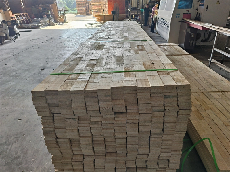 Small Mouldings From China Jld