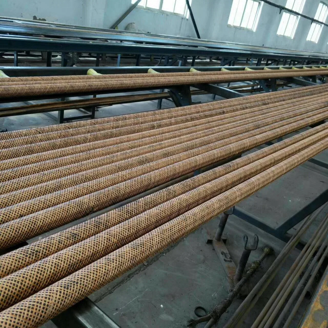 El cable reforzado de trenzado manguera de caucho de alta presión para la agricultura, la máquina