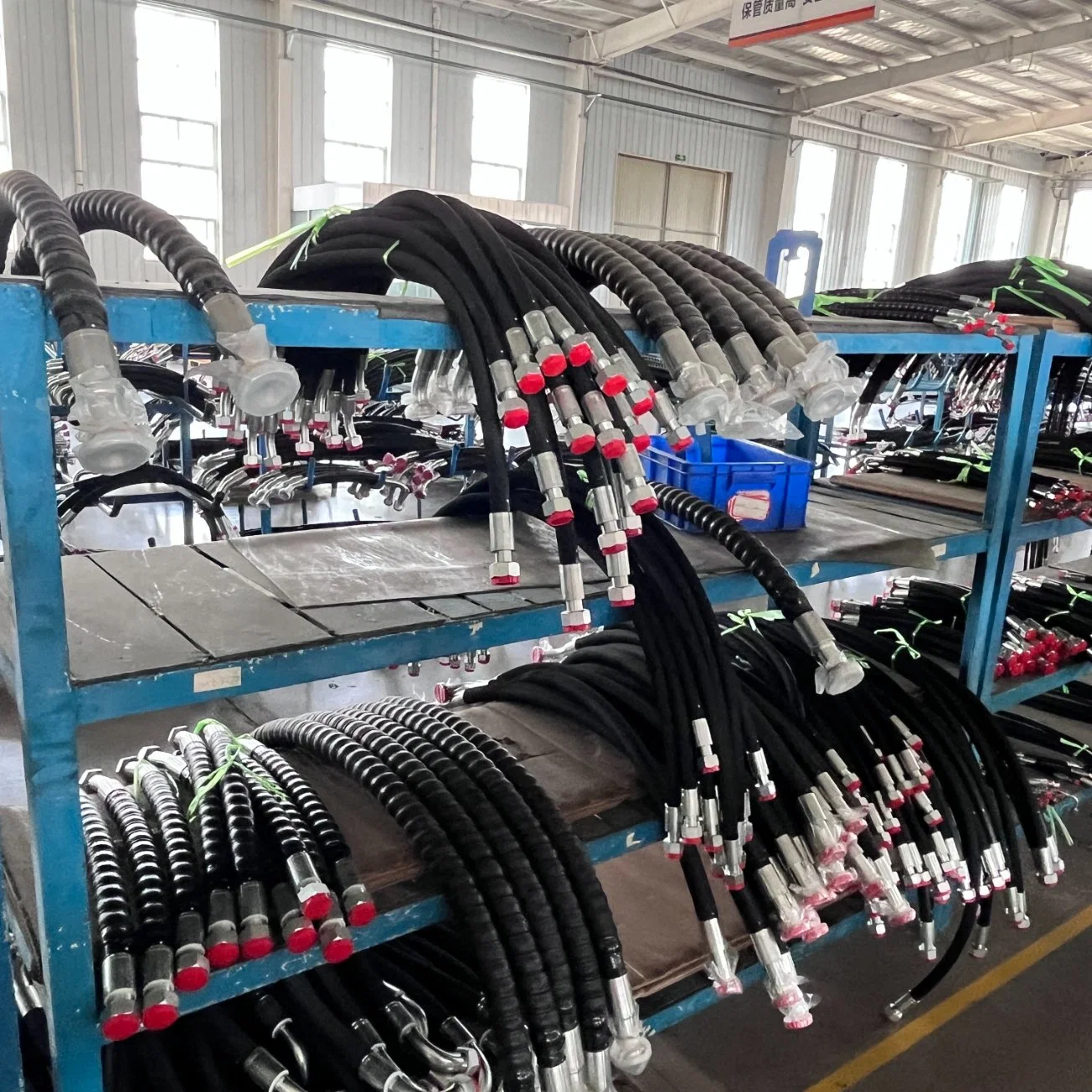 Production of Customized Rubber Hydraulic Hoses for Construction Machinery Vehicles High Pressure and Durable