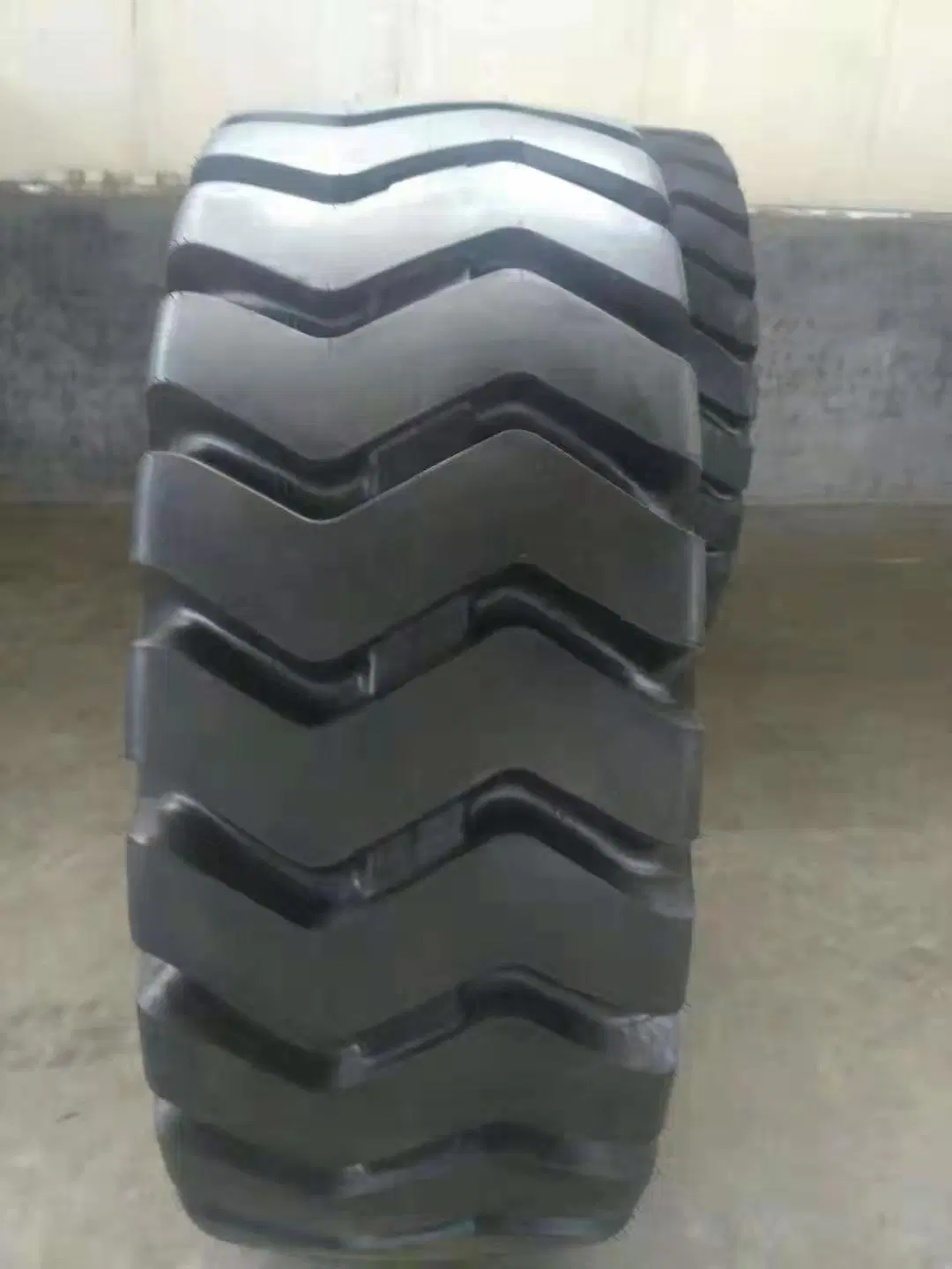 Earthmover/Wheel Loader/Mining Truck/Dozer/Grader Tires 26.5-25 with E3 L3 E4 L4 for off Road Tyre Loader Used