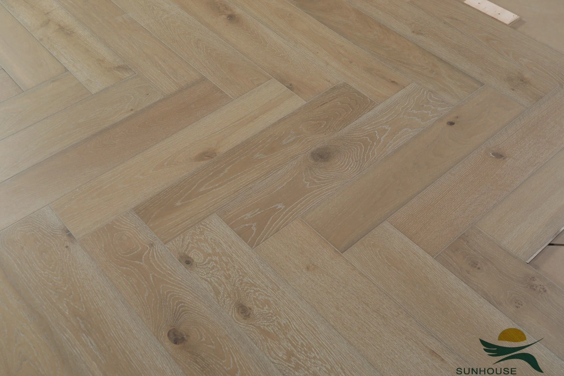 190/220/240/260/300 Household Wood Flooring White Brushed Wide Plank Engineered Oak Wood Flooring Sunhouse Flooring Tiles