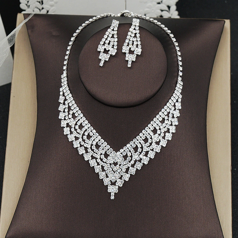 Yp190 Hot vente de diamants délicate de la clavicule Necklace Earring Set accessoire de mariage