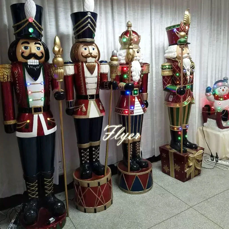 Customized High quality/High cost performance  Resin Nutcracker Soldier Statue Large Fiberglass Nutcracker Sculpture Christmas Decoration