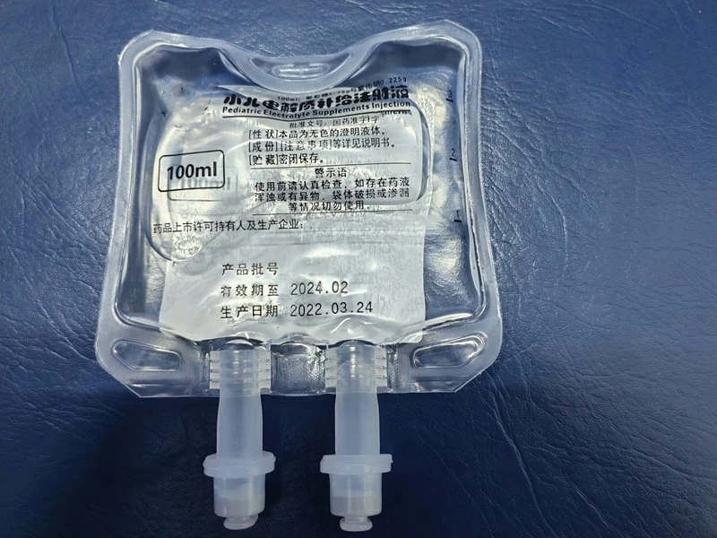 100 مل 250 مل فيلم طبي غير PVC شفاف Saline IV كيس فارغ لا يمكن التخلص منه من مادة PVC IV