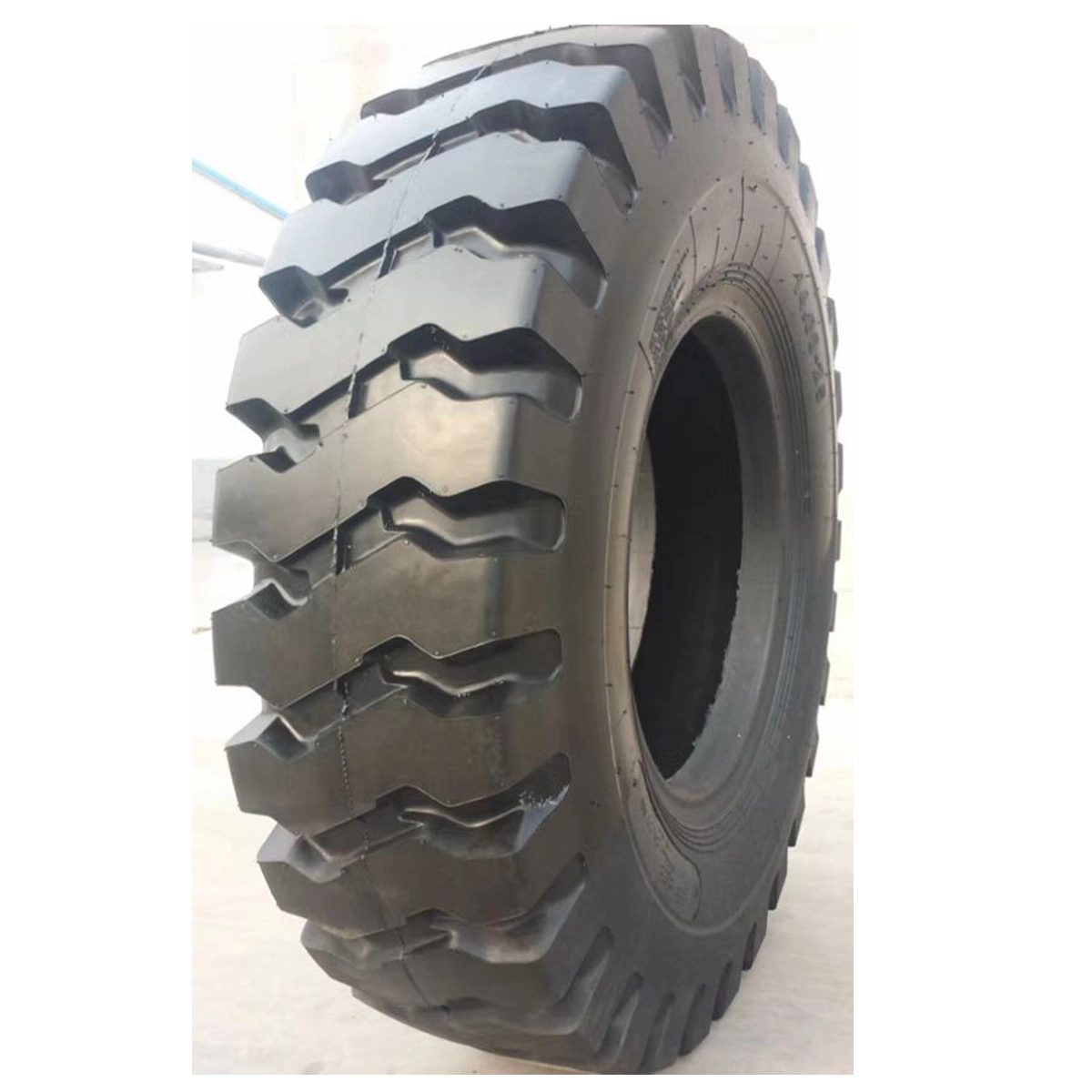 26.5-25 Top Quality Bias Nylon off-The-Road OTR Tyre E3/L3 Construction Tires Wheel Earthmover Grader Loader Dozer Dump Truck Tyre OTR