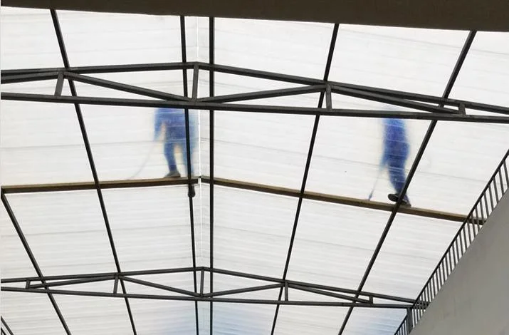 La resina de la energía solar para la iluminación de los azulejos para panel continuo y de la mano aplicaciones laicos procedentes de China fábrica tiene buena resistencia a la intemperie y la Buena humectabilidad de fibra de vidrio