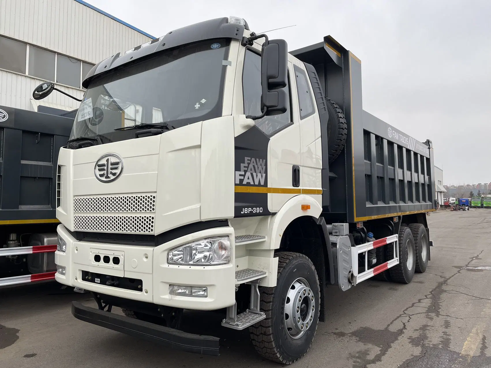 High Performance 61-70t Euro 2 FAW Electric Price Truck Tipper J6p Dump