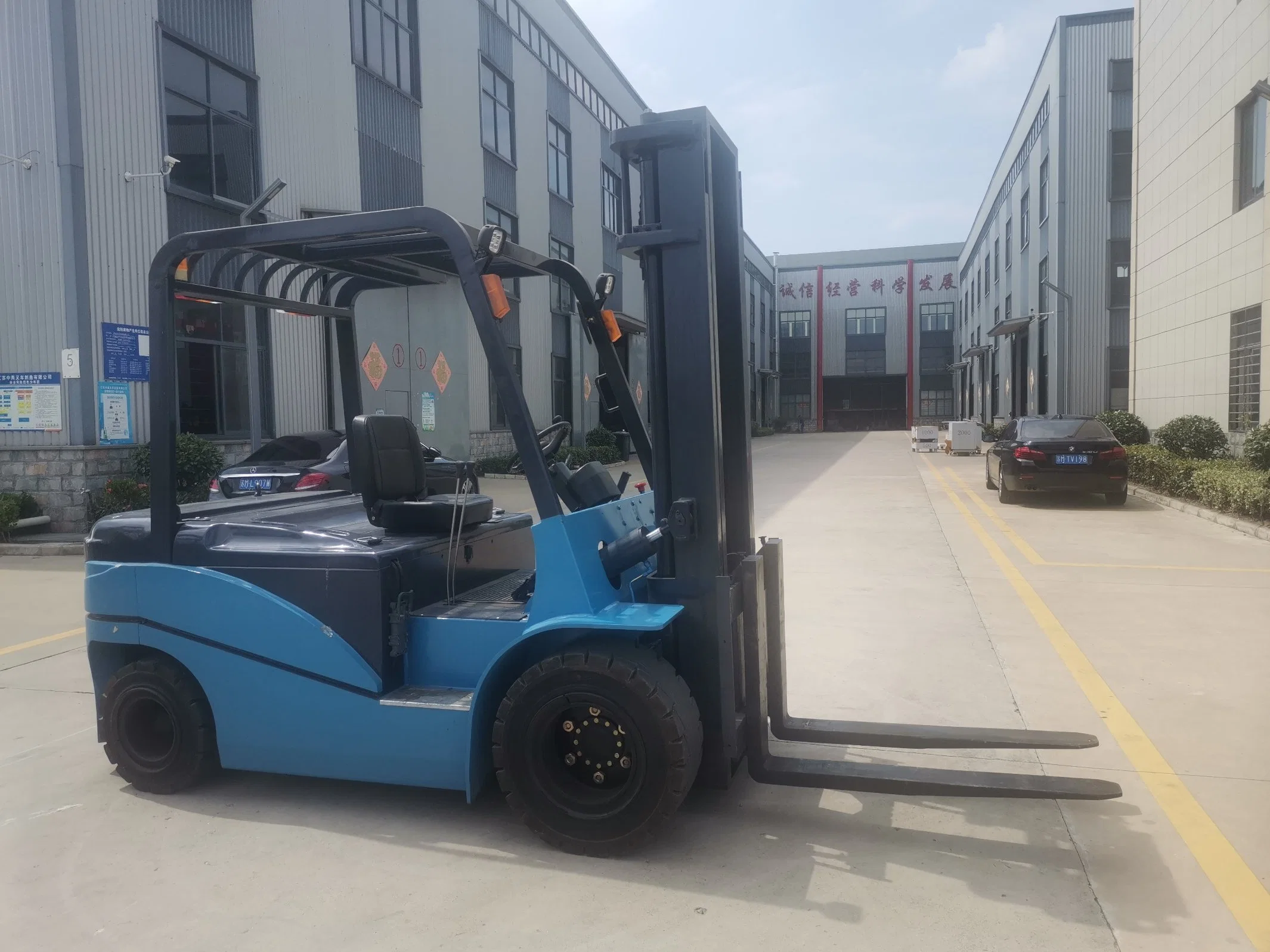 Factory Price Seated Type Rated Capacity 3ton Electric Counter Balance Mini Forklift with AC Motor Zapi / Curtis Controller