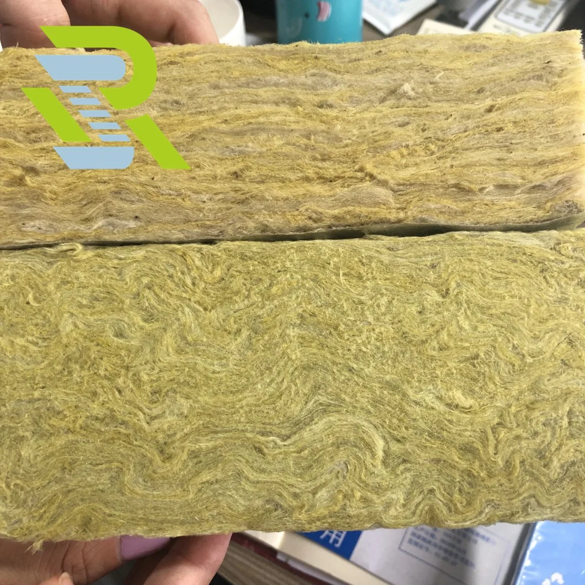 China Sale Rockwool Thermal Insulation Board Price with Aluminum Foil, Rock Wool Board for Fireproof, Sound Absorb. 900X600X25mm Density 50-180kg/M3