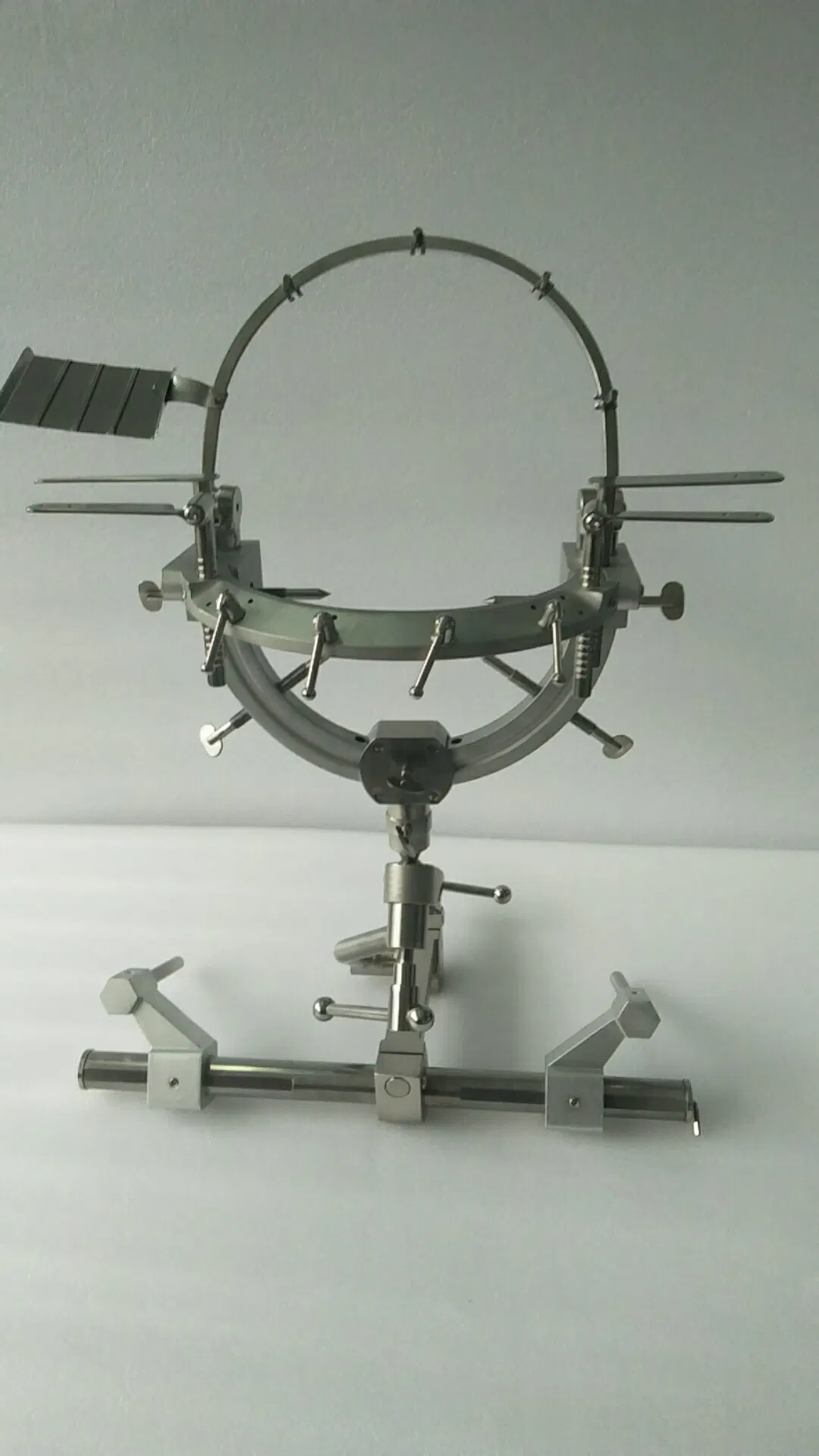 Mt Medical High Precision Neurosurgery Stereotactic Device Neurosurgery Stereotactic System جهاز Stereotaxie