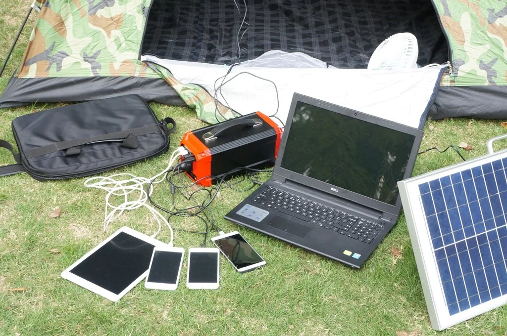 Solar Panel Kit Portable Solar Powerstation with 300W Power Inverter Lithium Battery System