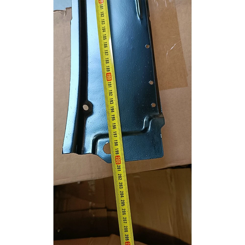 High Quality 62340-32z29 Truck Wiper Panel Wide 220cm Truck Spare Parts for Nissan Truck