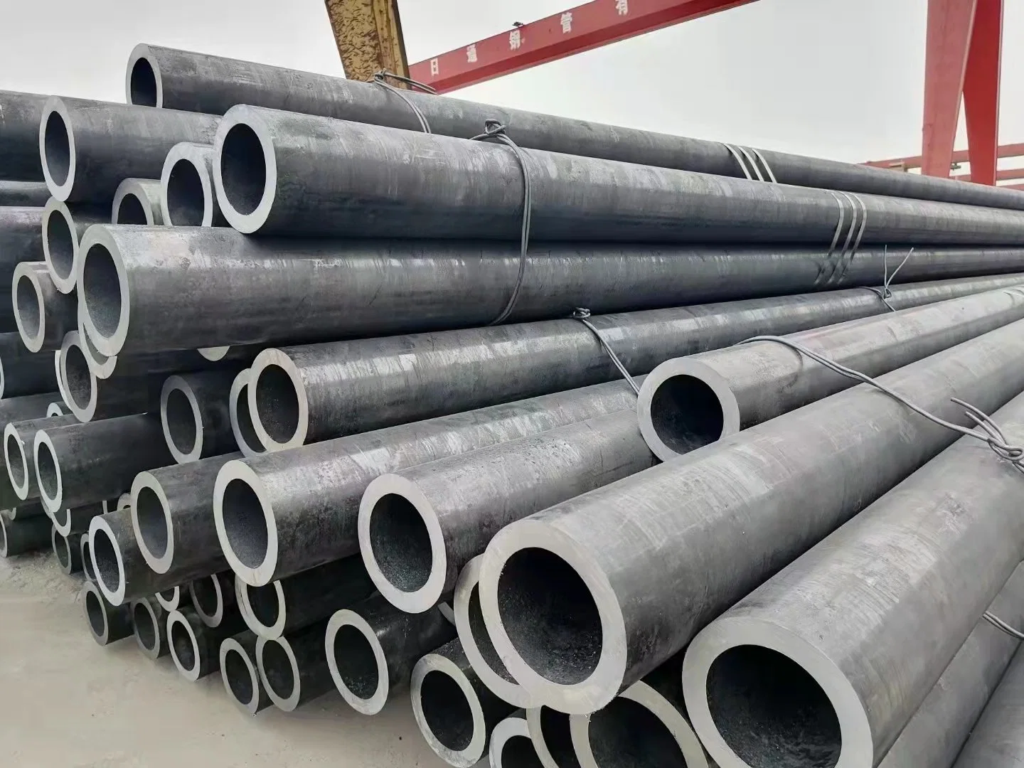 ASTM A53 API 5L Round Black Seamless Carbon Steel Pipe and Tube