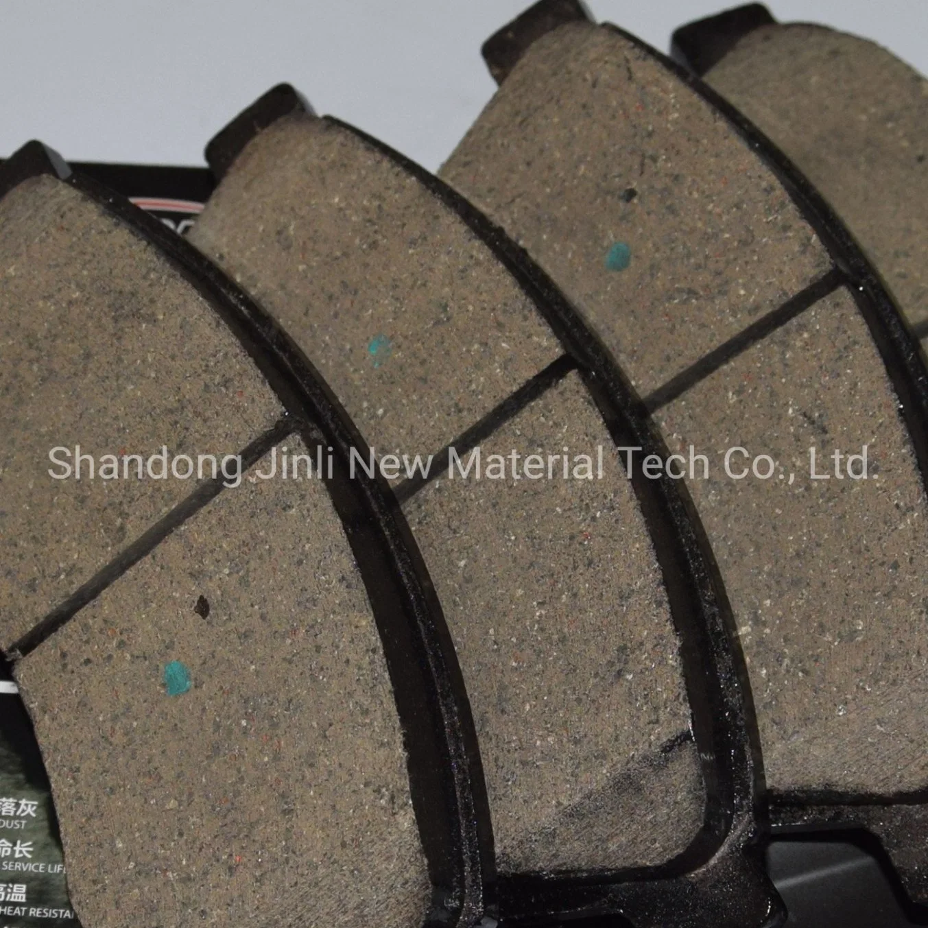 D1497 Ceramic Brake Pads with High Friction Coefficient and Great Heat Resistance