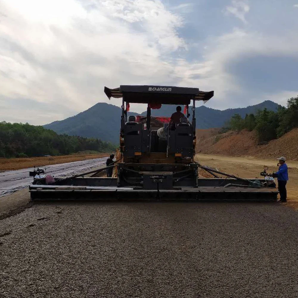 Nouvelle machine de pose de pavement de haute qualité à l'épandeur de sel de Chine de Changlin, 1 500 heures/1 an