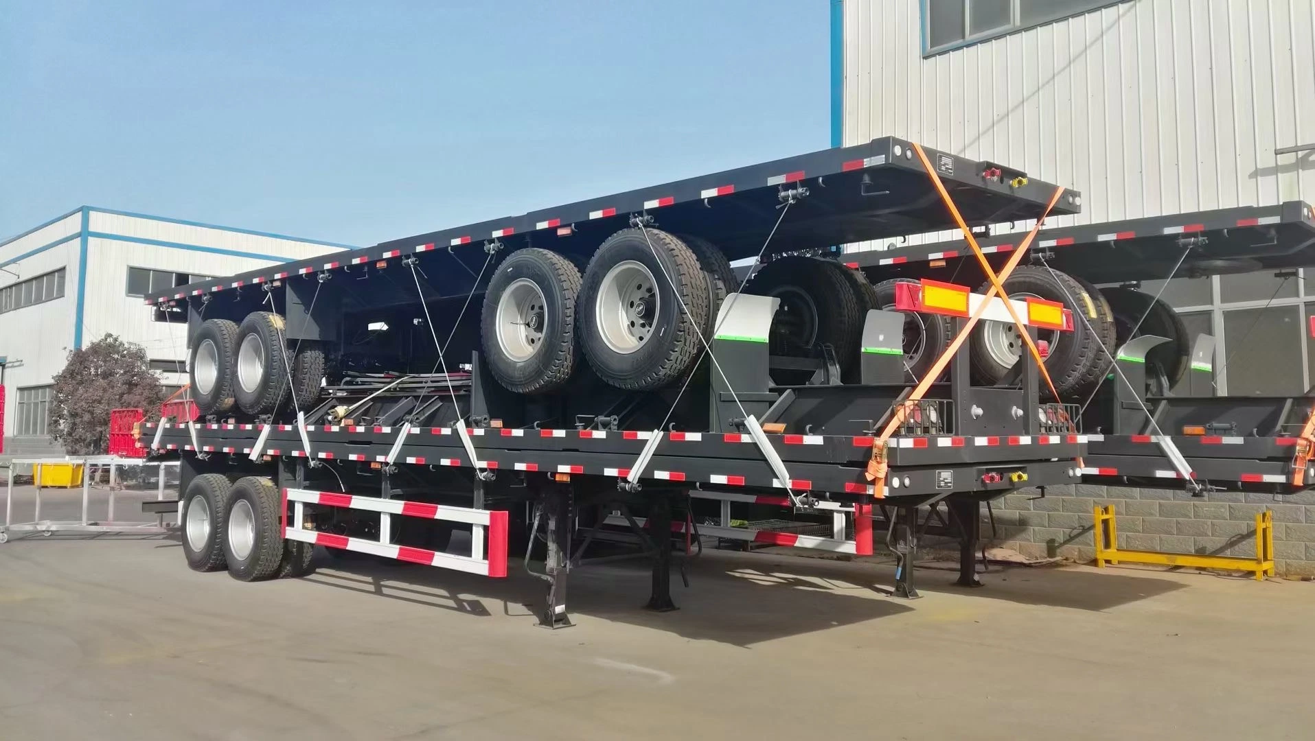 El transporte de equipos de trabajo pesado y contenedores de 3 ejes de superficie plana de 40 pies Semi-Trailer para sal