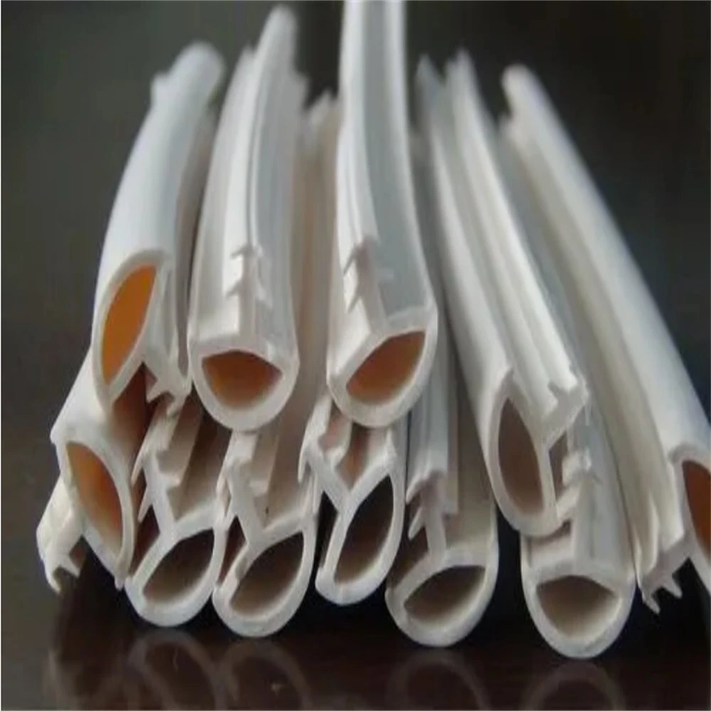 La production personnalisée du plastique PVC de profils pour les profils de portes et fenêtres