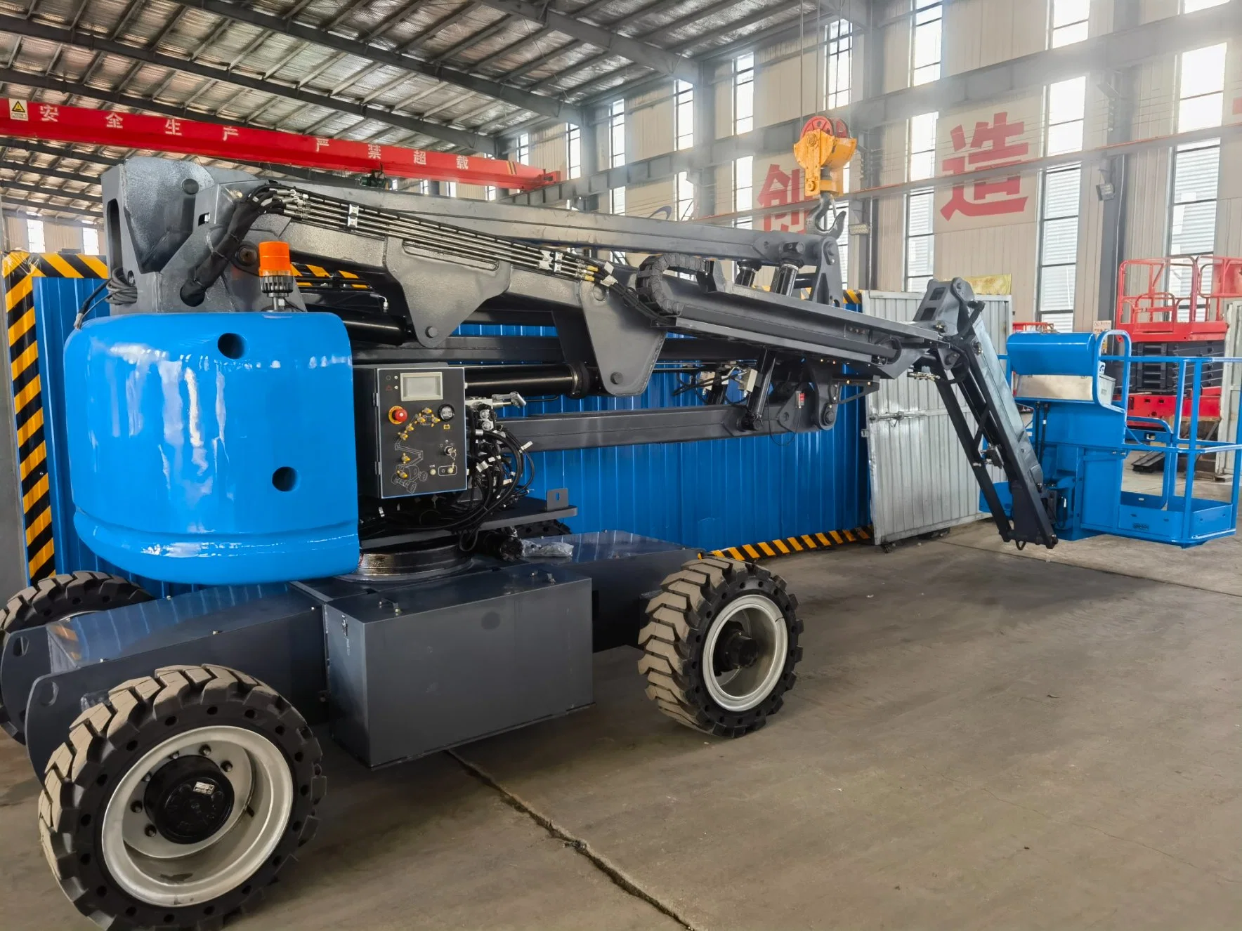 Montagem do Carro de antena do trípode de Elevação da Lança de plataforma de trabalho 14m 16m 18m 20m 22m equipamento de elevação eléctrica Antena Recolhedora de cereja Autopropelido Plataforma de Trabalho