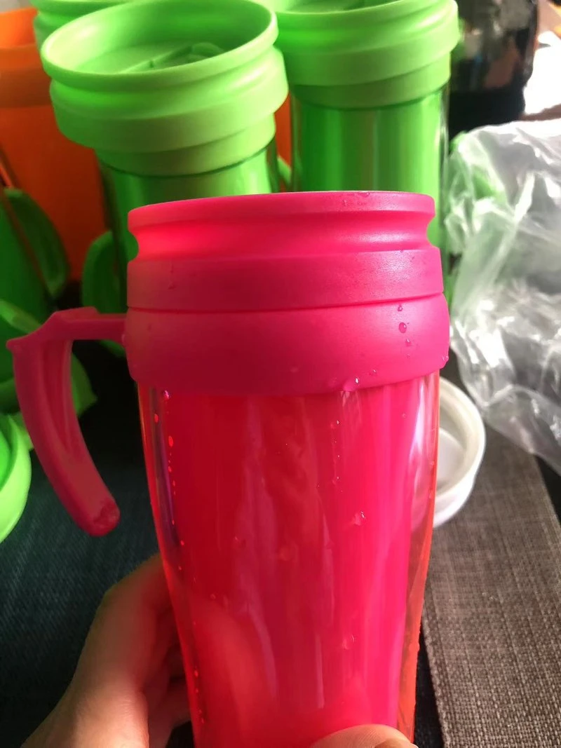 Insérez du papier en plastique de promotion de Café Tasse de voiture avec poignée de déplacement