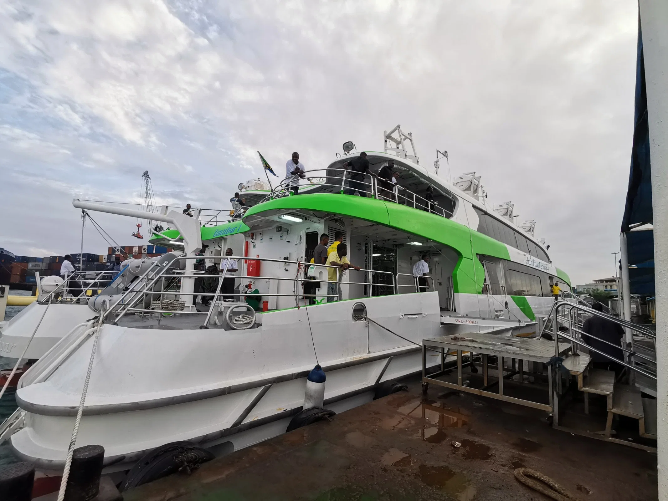 300 Persons Aluminum Catamaran Speed Motor Passenger Ship for Sale