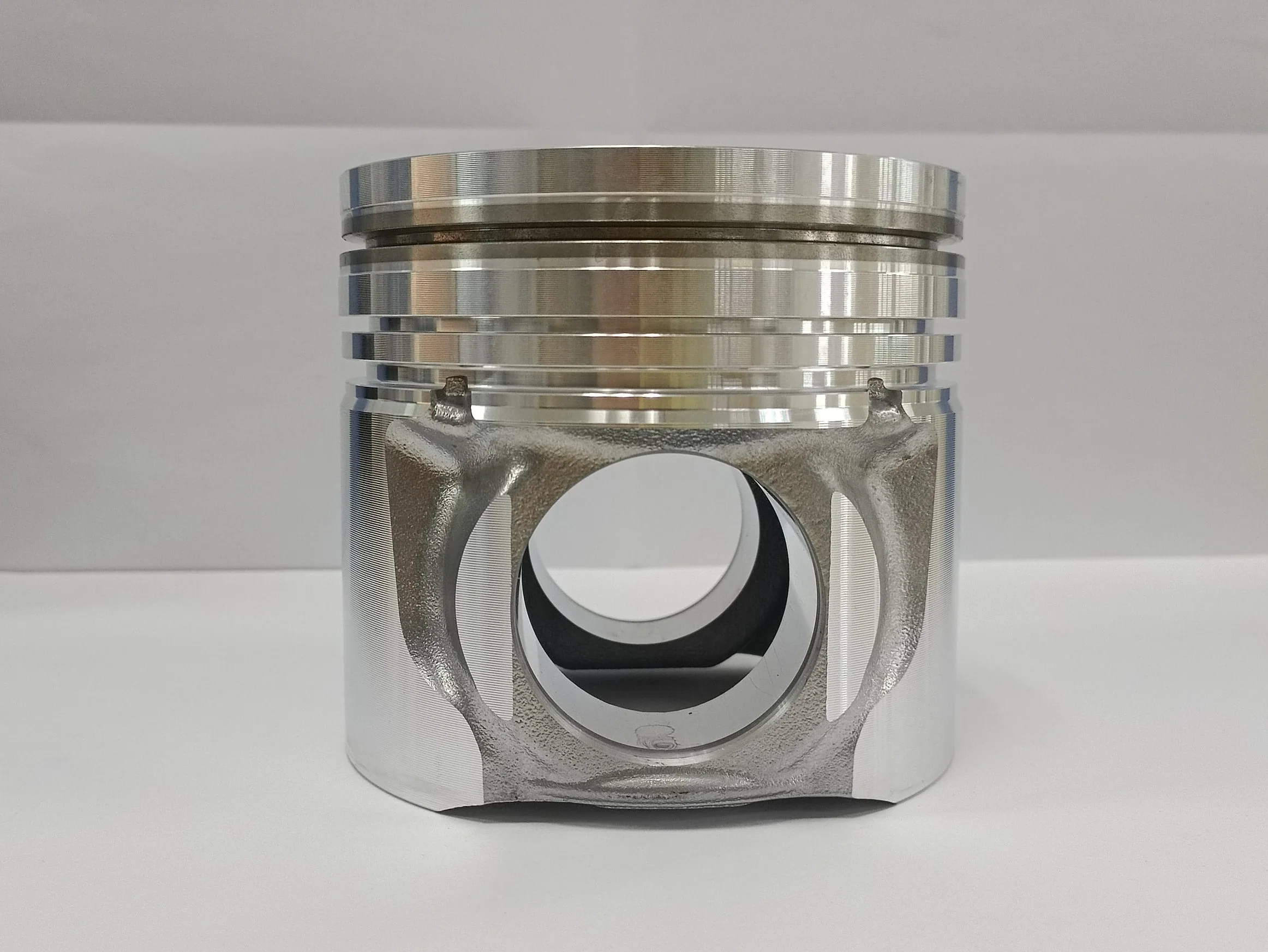 Piston for Navistar Dt466 Engine 116.5mm AC8a Height 105.05mm