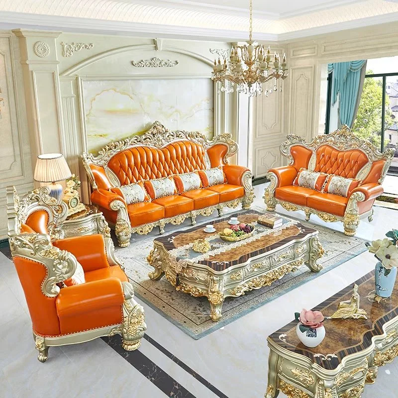 Muebles de casa reales europeas de lujo en un sofá de oro