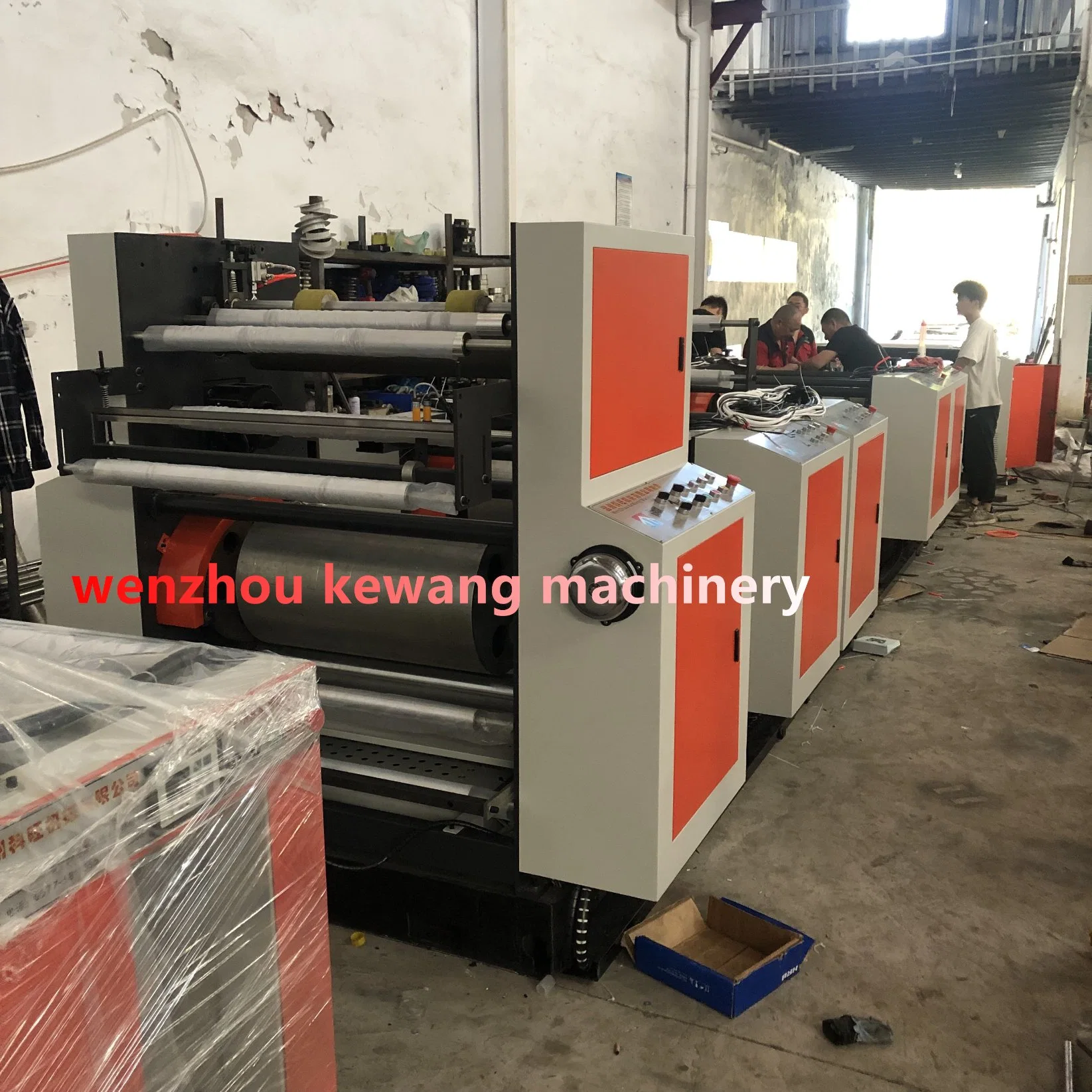 طابعة أربعة ألوان Flexographic Printing Machine PP Fabric بأسطوانات