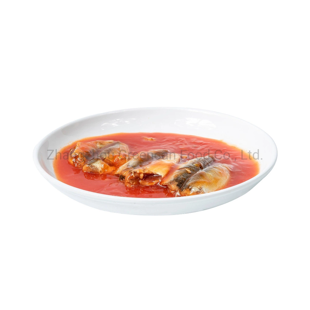 La fabricación de mariscos en conserva de pescado de estaño Oval Caballa en salsa de tomate 425g