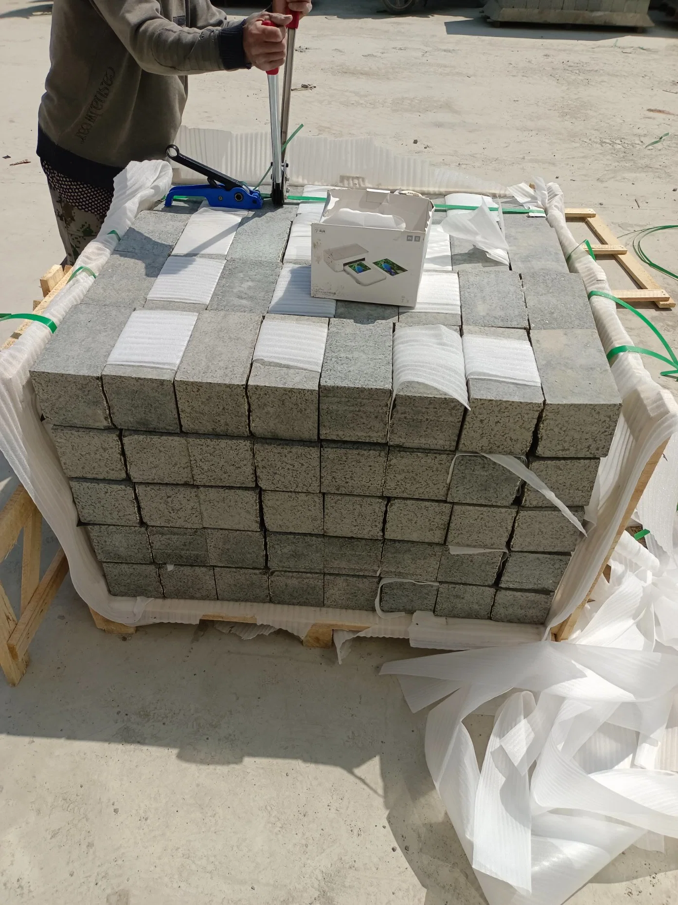 G684 Grey Granite Natural Split Pavers Stone