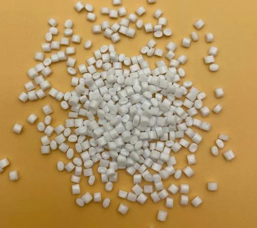 Wholesale/Supplier Blow Molding Grade Raw Material Pet Plastic Particles CAS Number 25038-59-9