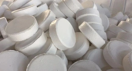 TCCA Trichlorisocyanursäure Trichlorisocyanursäure TCCA Pulver Granular Tabletten Für den Swimmingpool