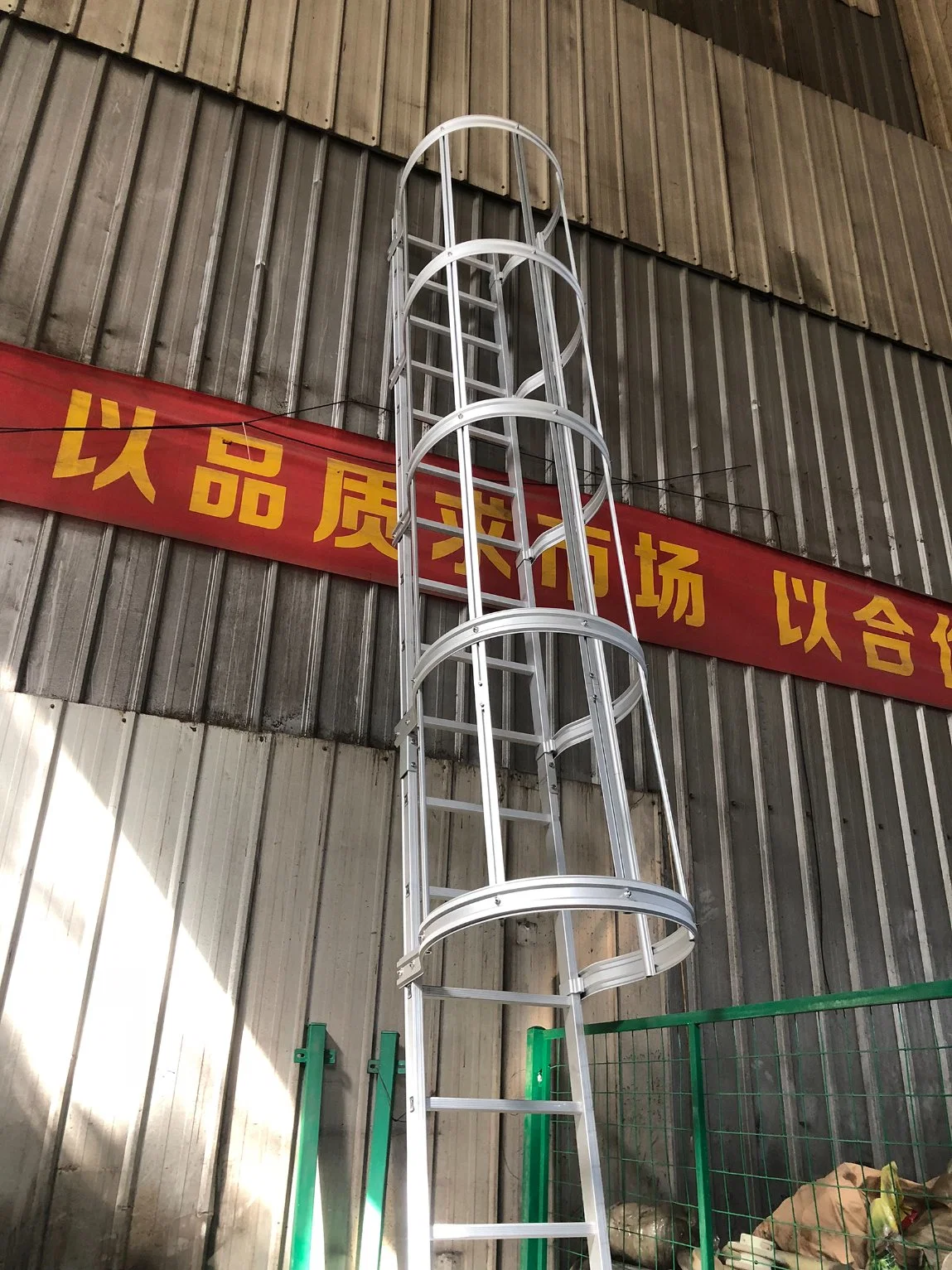 Vertical Fixed Roof Access Fall Protection System Fix Cage Ladder Bending Machine