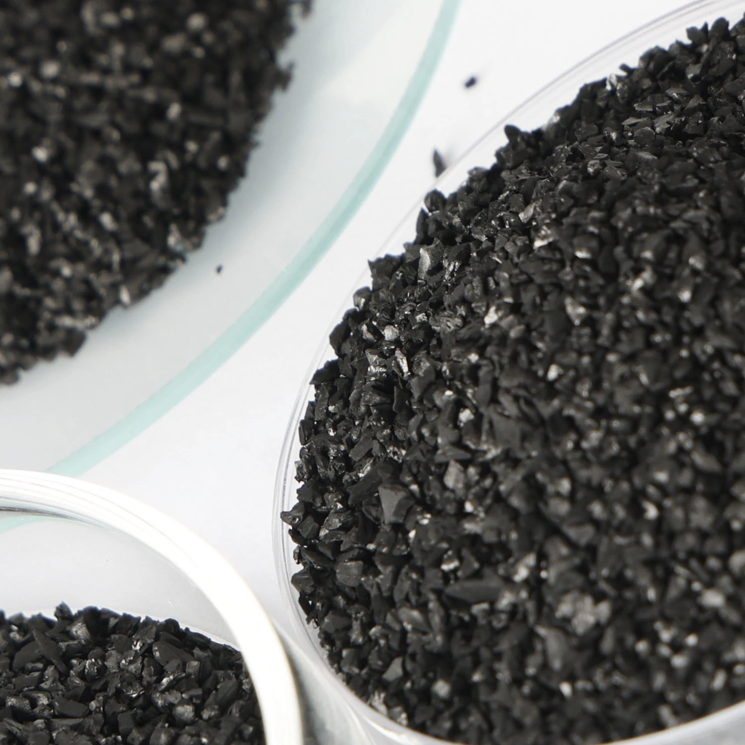 95 Percent Intensity Black Coconut Shell Granular Activated Carbon Mainly Used in Hyper Pure Water Systems