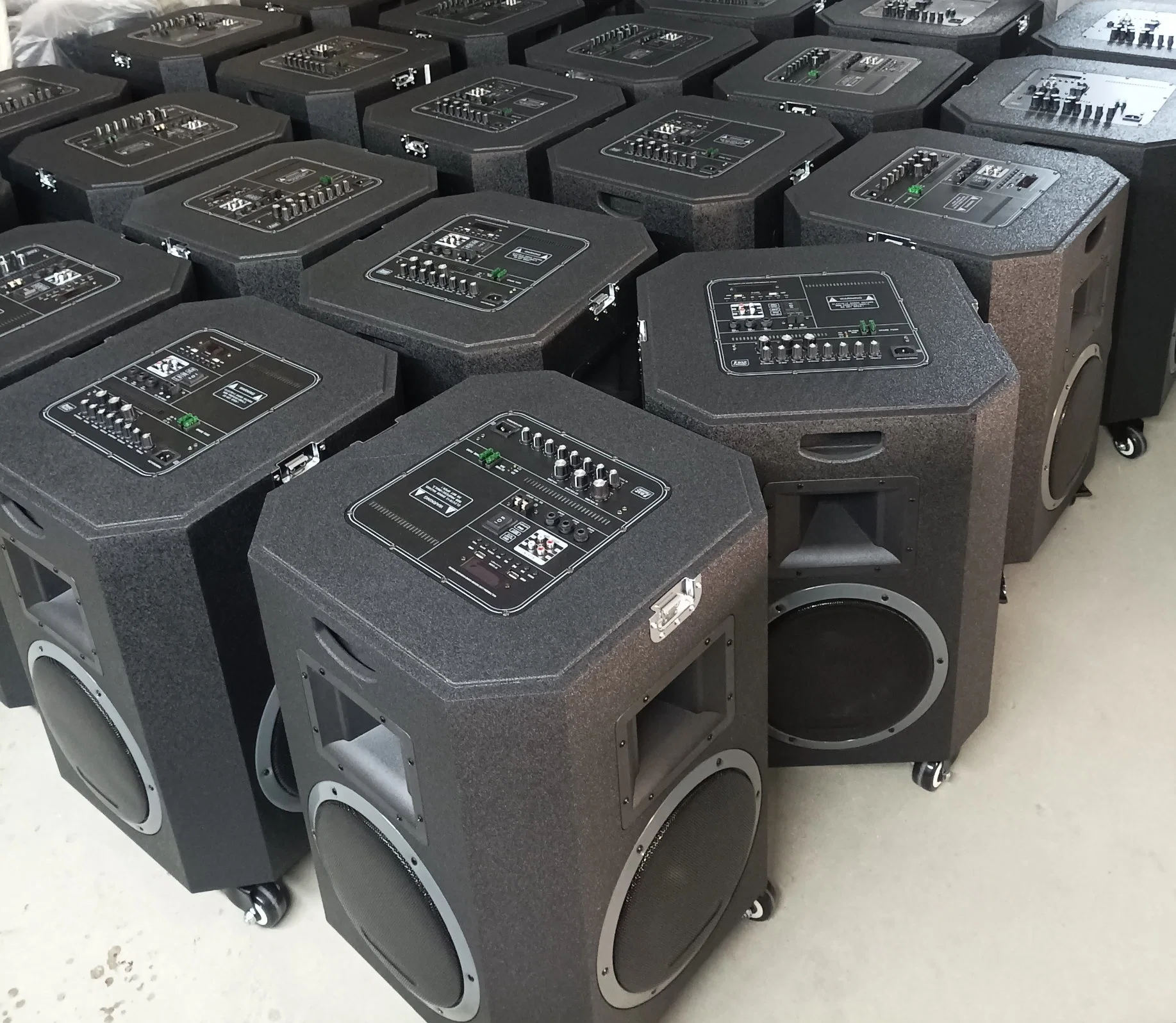 Battery Portable Speaker with UHF Wireless Mic System