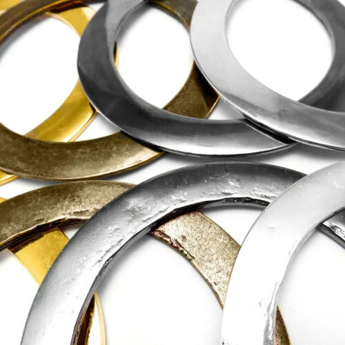 Les fabricants de matériel de porte en métal métal Triangl pendaison les crochets de l'anneau
