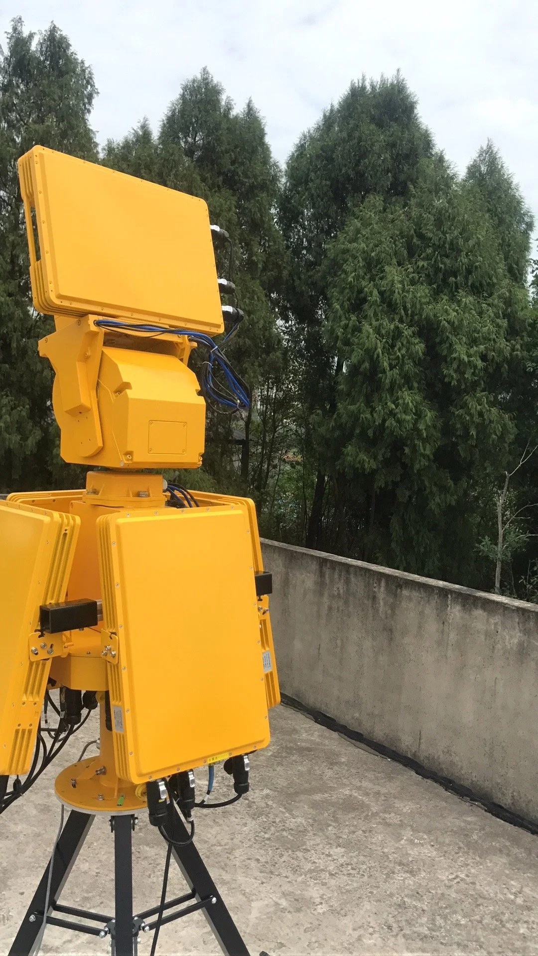 El radar de alerta temprana de alta resolución con Radar compacto diseño