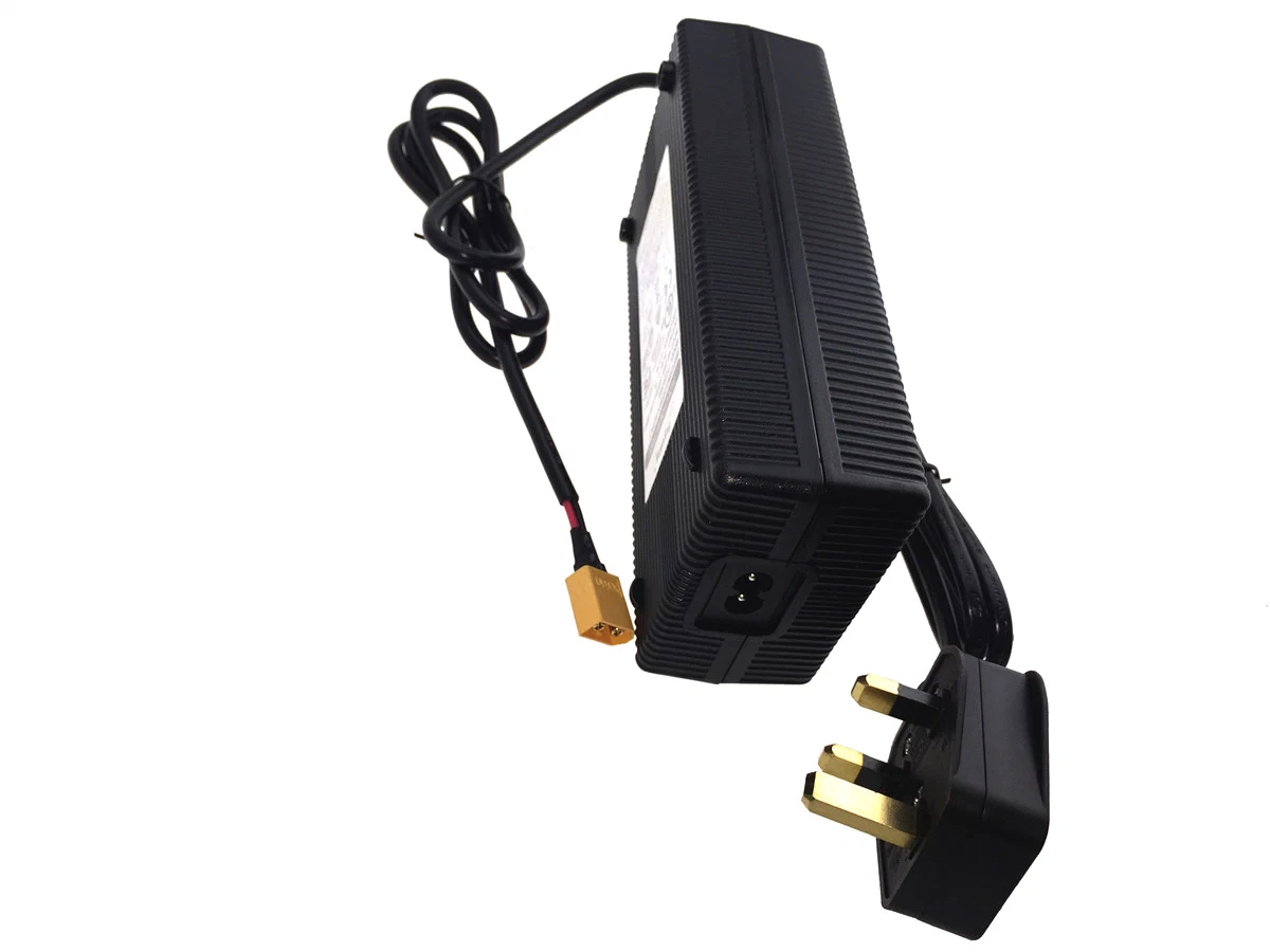 CB ce chariot élévateur à fourche UL 16s 48V LiFePO4 Power Pack 58.4V 1A 2A 2.5A 3A 3.5A 4A 5A 6A 7A 8A 9A 10A 18A 25A 30d'un chargeur de batterie LiFePO4