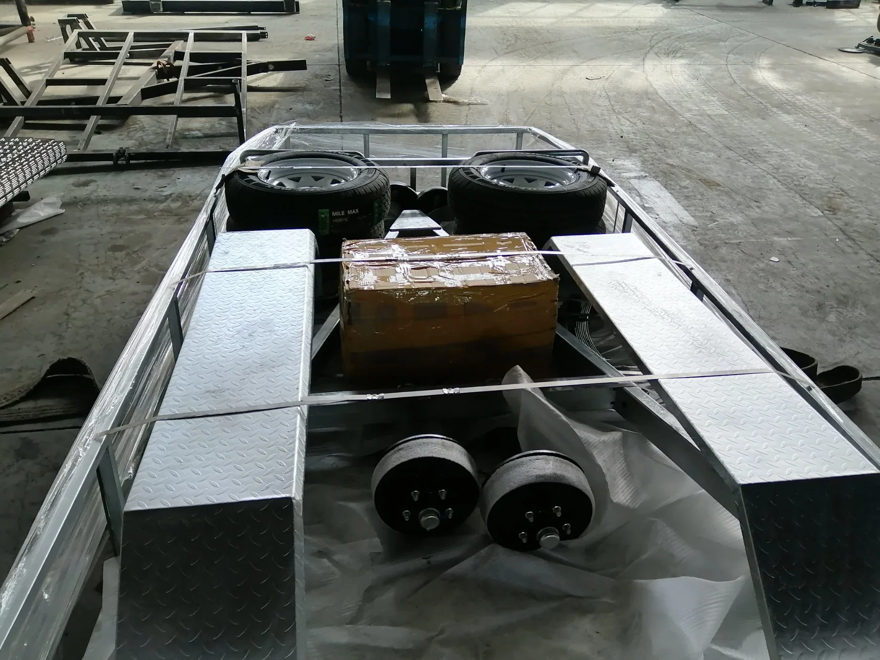 2.5t Good Quality Galvanized Trailer Plant Trailer for Mini Excavator