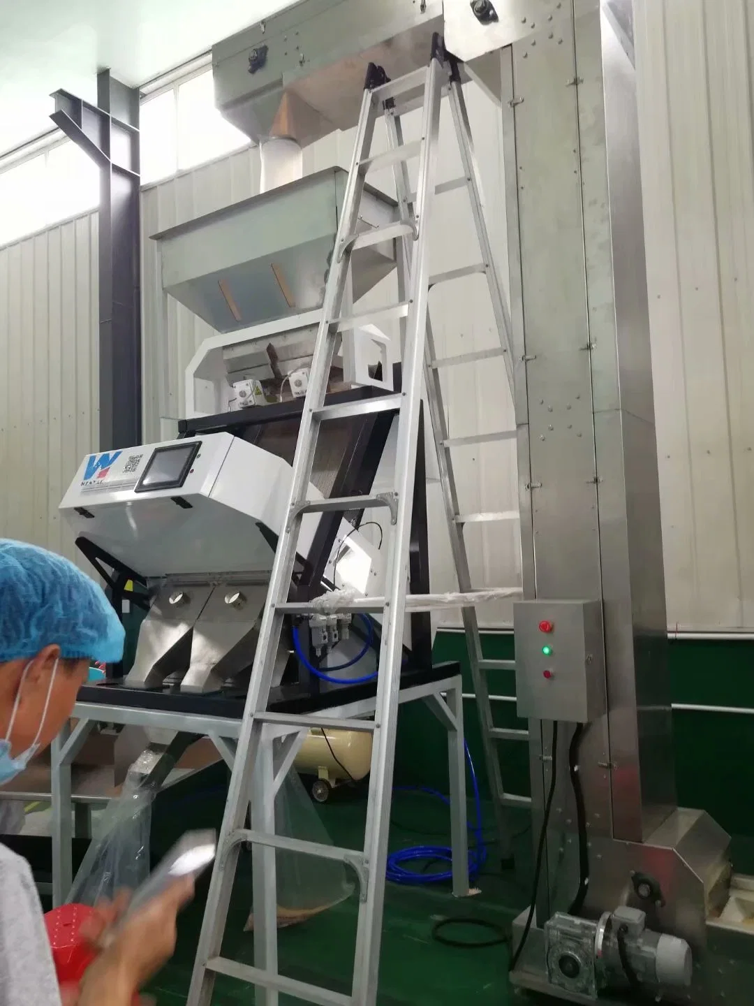 Lotus Seeds Pop Color Sorter Machine with Rock-Bottom Price and Best Quality