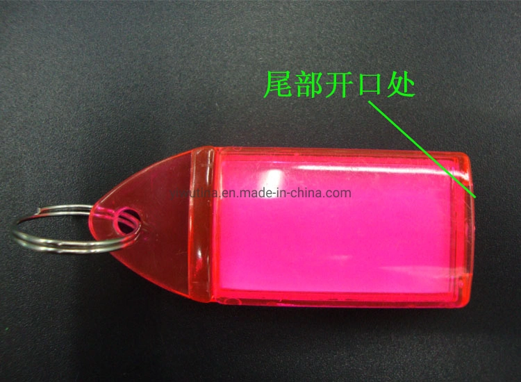 علامة مفاتيح بلاستيكية ملونة مع نافذة ملصق عليها وحلقة