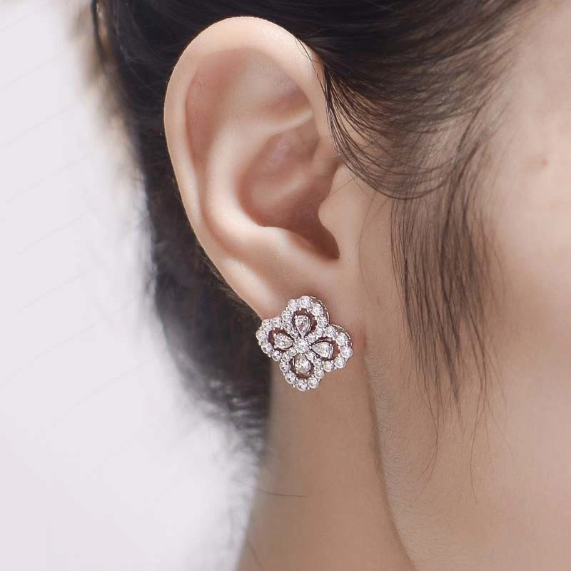 La moda de trébol Four-Leaf aretes con diamantes de carbono de 5A Forma de descenso de pendientes de sonido envolvente para regalo