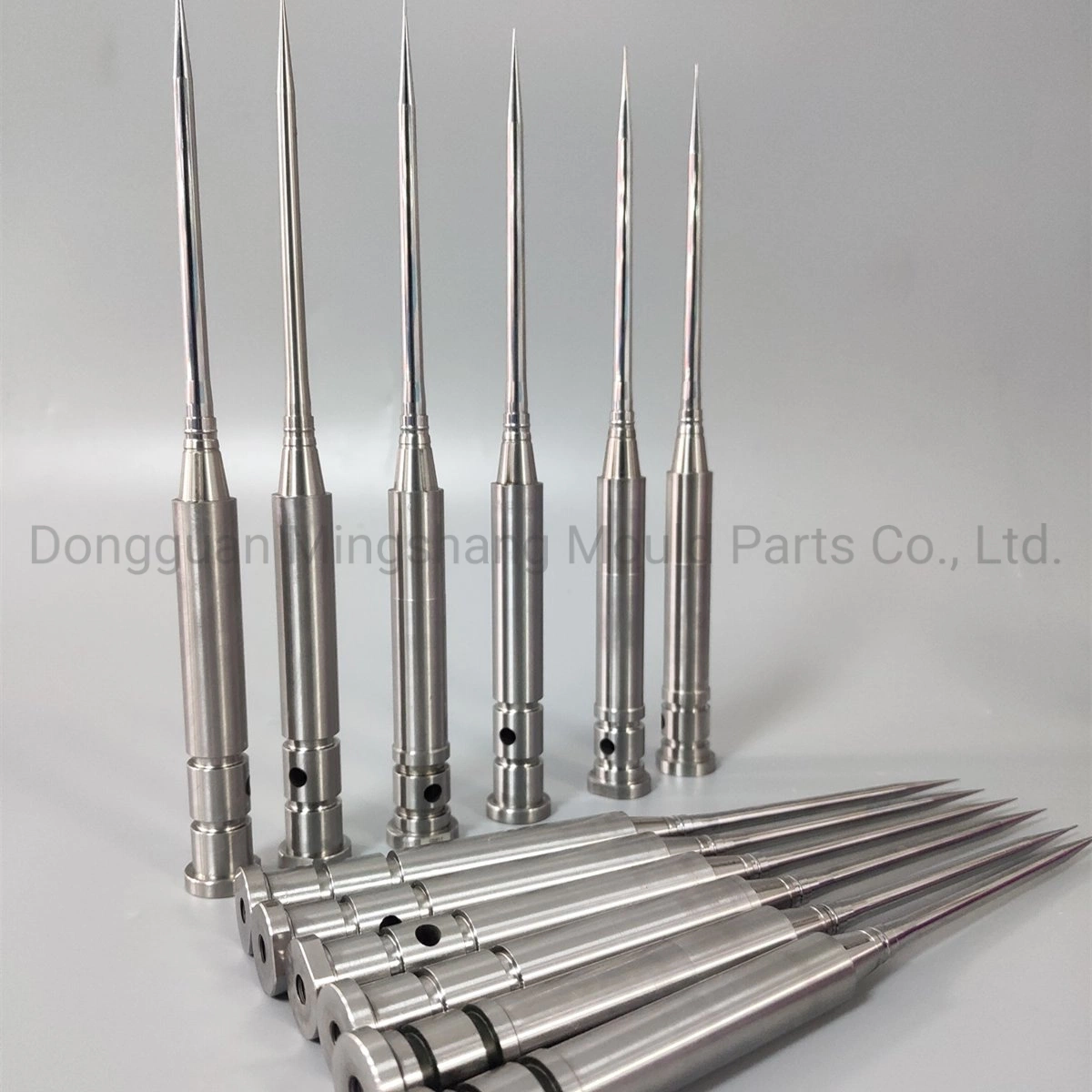 High Precision SKD61 العمل الساخن Die Steel Core Pins مع نيتركس لمولد حقن البلاستيك الطبي