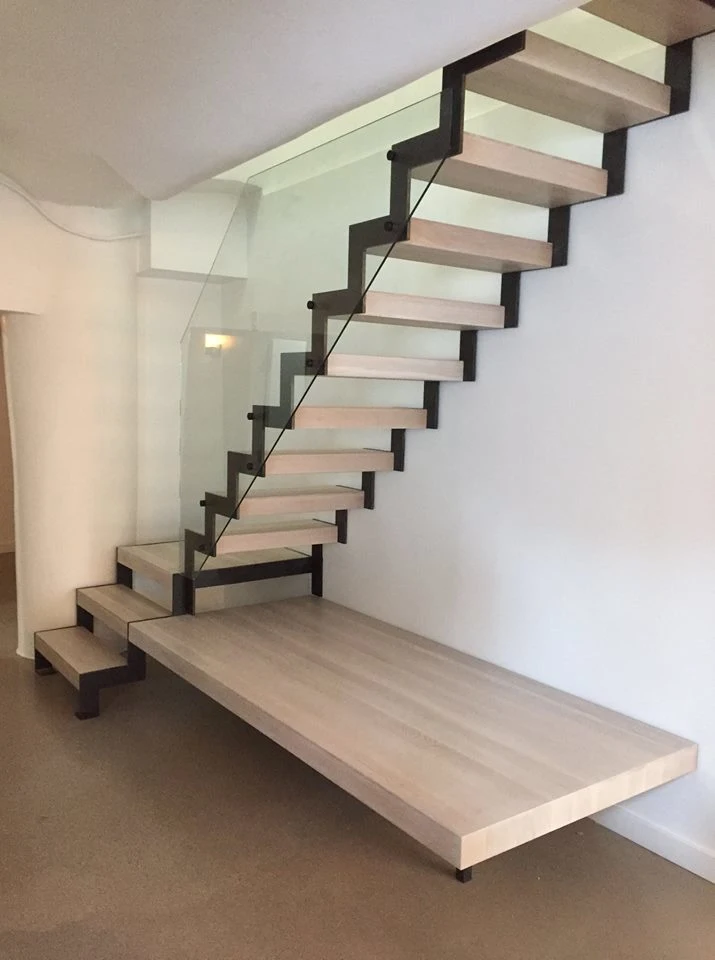 Customized Straight Z Shape Steel Stringer Staircase with Wood Steps