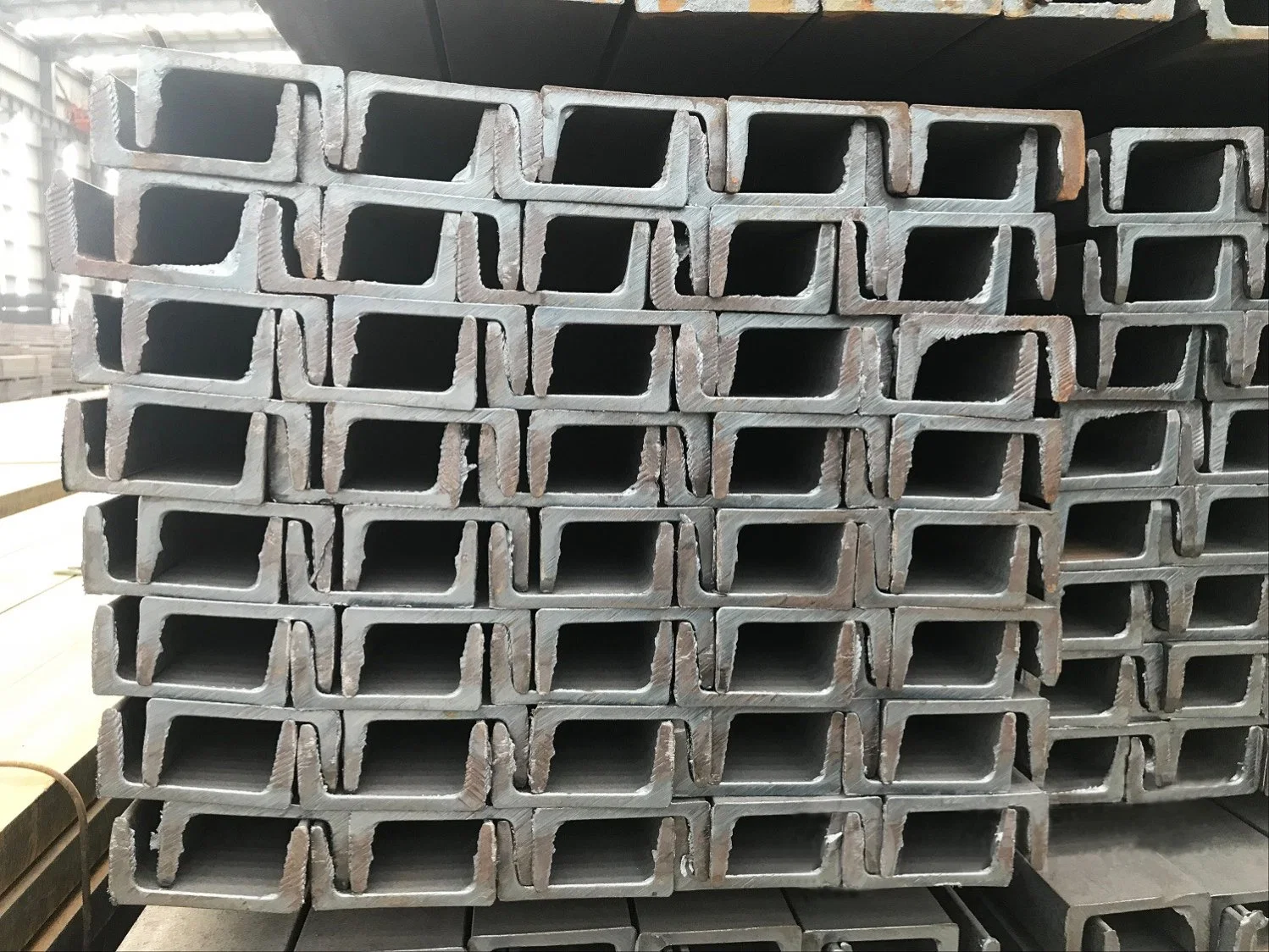 ASTM A36 Large Flange Hot Rolled Structure Steel H Beam/I Beam/Channel/Angle Steel/Carbon/Stainless Steel/Galvanized/Zinc Coated/Galvalume/Hot Cold Rolled